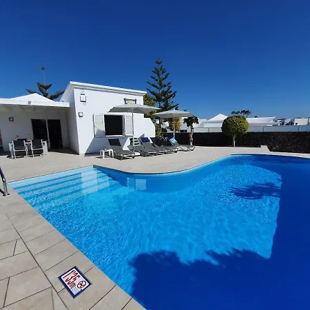 Willa 2 Bedroom Cassandra And Katrina With Private Heated Pools.