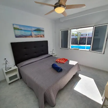 2 Bedroom Cassandra And Katrina With Private Heated Pools. Willa Puerto del Carmen (Lanzarote)