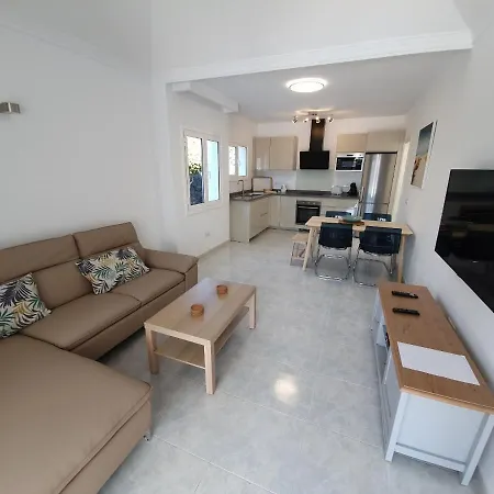 Вілла 2 Bedroom Cassandra And Katrina With Private Heated Pools. *