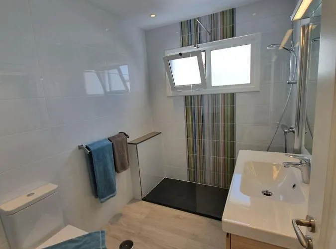 2 Bedroom Cassandra And Katrina With Private Heated Pools.