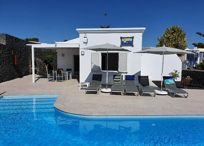 2 Bedroom Cassandra And Katrina With Private Heated Pools. * Puerto del Carmen (Lanzarote)