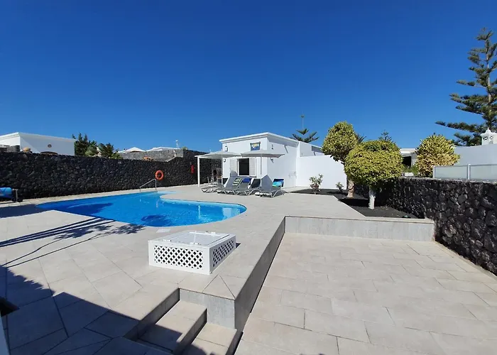 2 Bedroom Cassandra And Katrina With Private Heated Pools. Puerto del Carmen (Lanzarote)