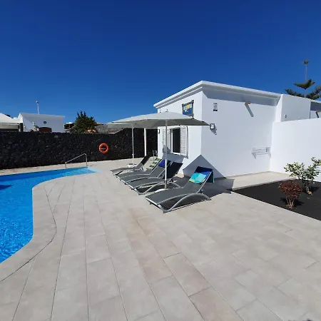 2 Bedroom Cassandra And Katrina With Private Heated Pools. * Puerto del Carmen (Lanzarote)