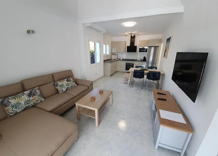 Willa 2 Bedroom Cassandra And Katrina With Private Heated Pools. *