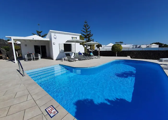 Βίλα 2 Bedroom Cassandra And Katrina With Private Heated Pools.