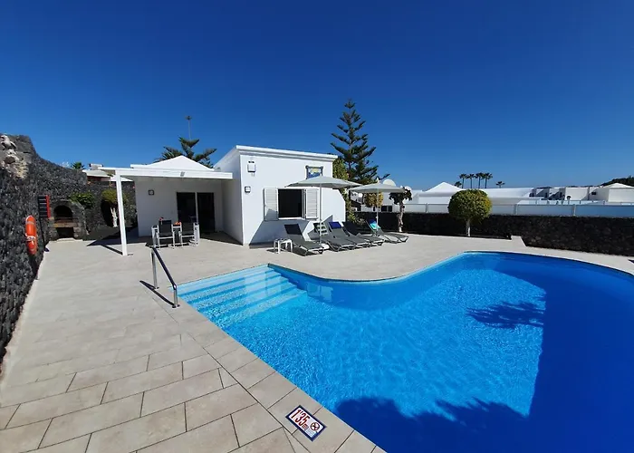 Βίλα 2 Bedroom Cassandra And Katrina With Private Heated Pools.