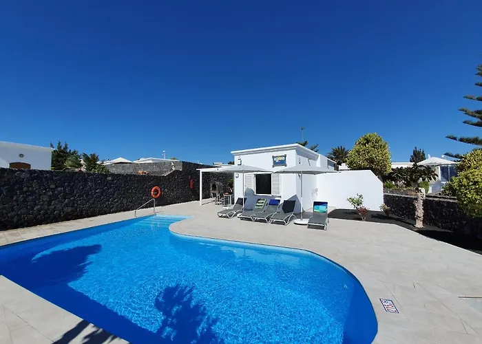 2 Bedroom Cassandra And Katrina With Private Heated Pools. Willa *